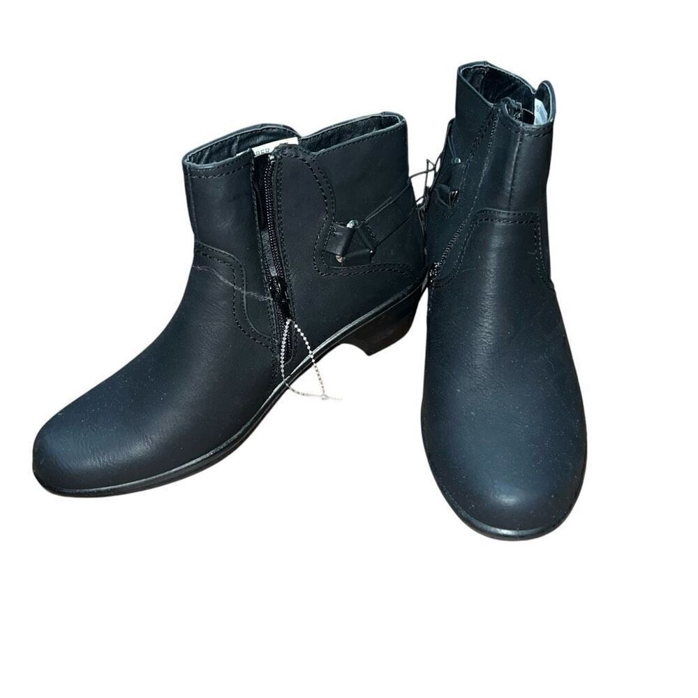NWT EASY STREET Somber Black Heeled Bootie Size 8.5